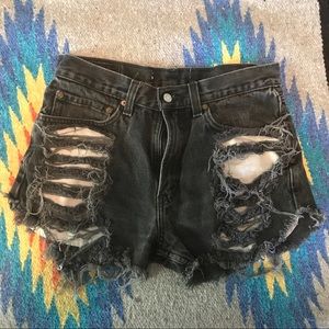 Distressed Levi’s high waisted jean shorts